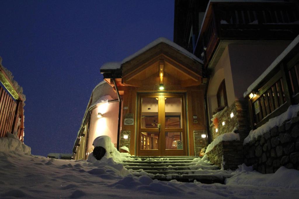 Hotel Residence Dahu Passo del Tonale Exterior photo